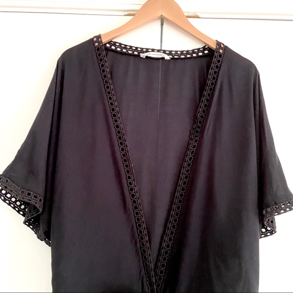 American Eagle Kimono w Lace Eyelet Trim - Picture 3 of 6
